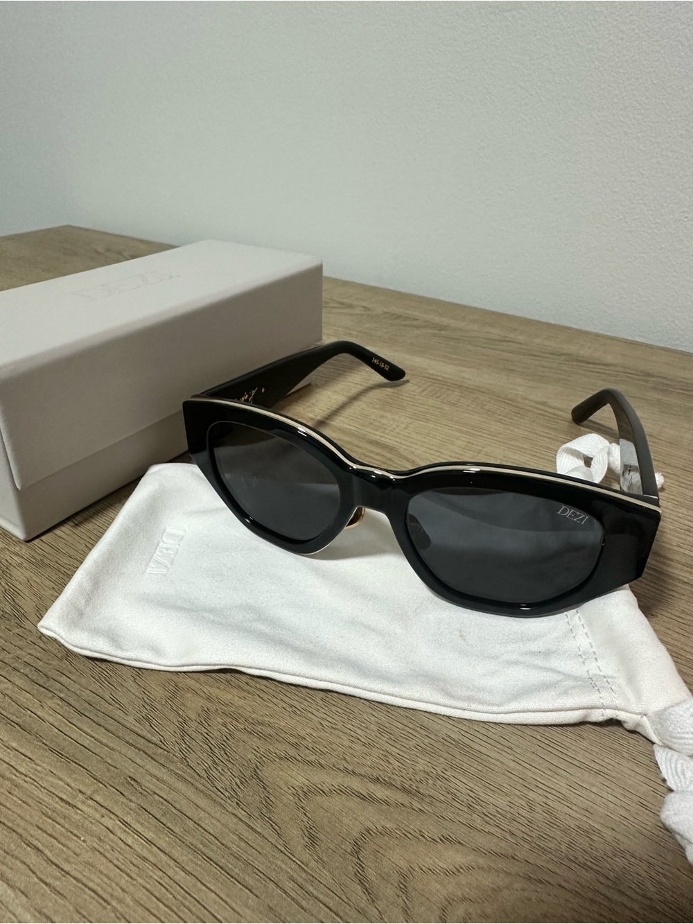 DEZI Black Cat-Eye Sunglasses with Dark Lenses